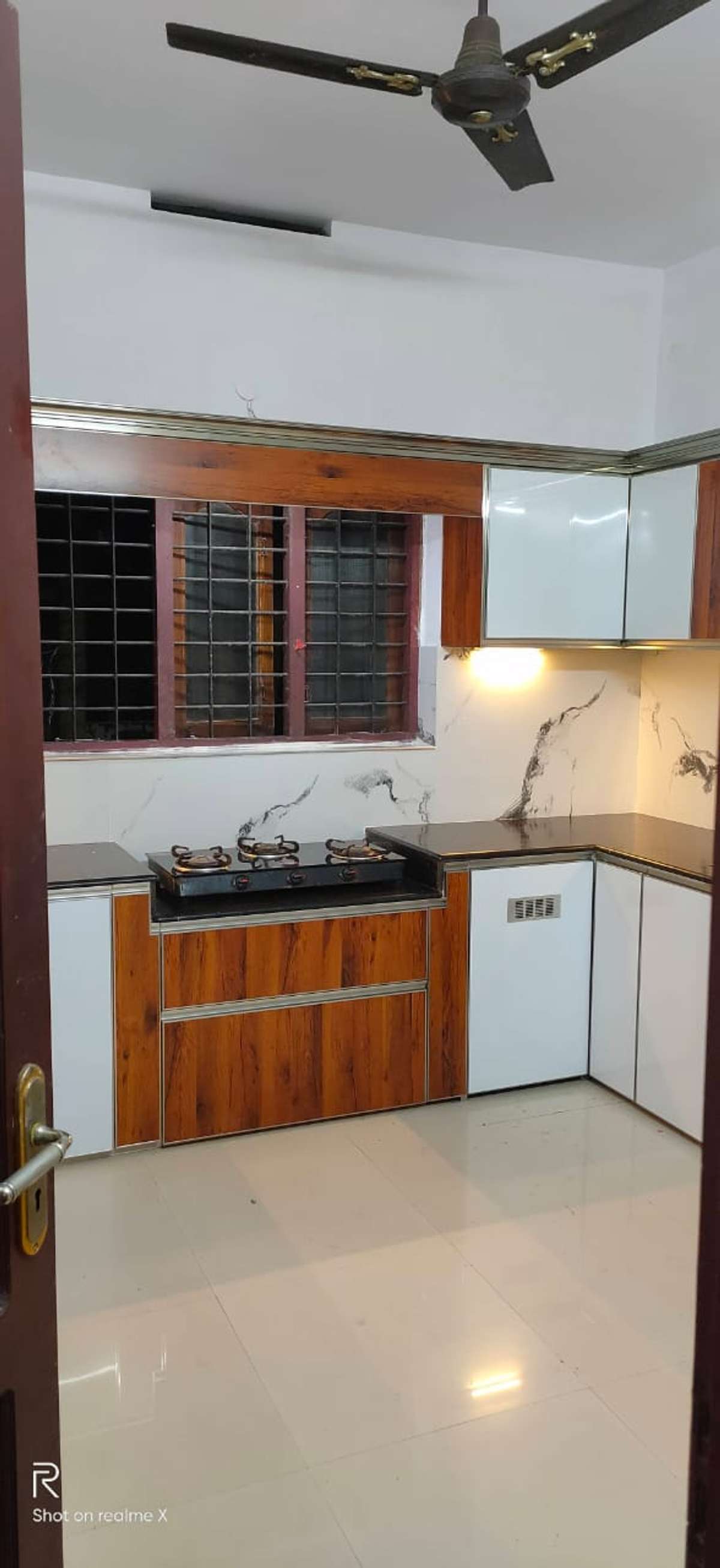 Kitchen, Lighting, Storage Designs by Fabrication & Welding Akhil Akhil, Pathanamthitta | Kolo