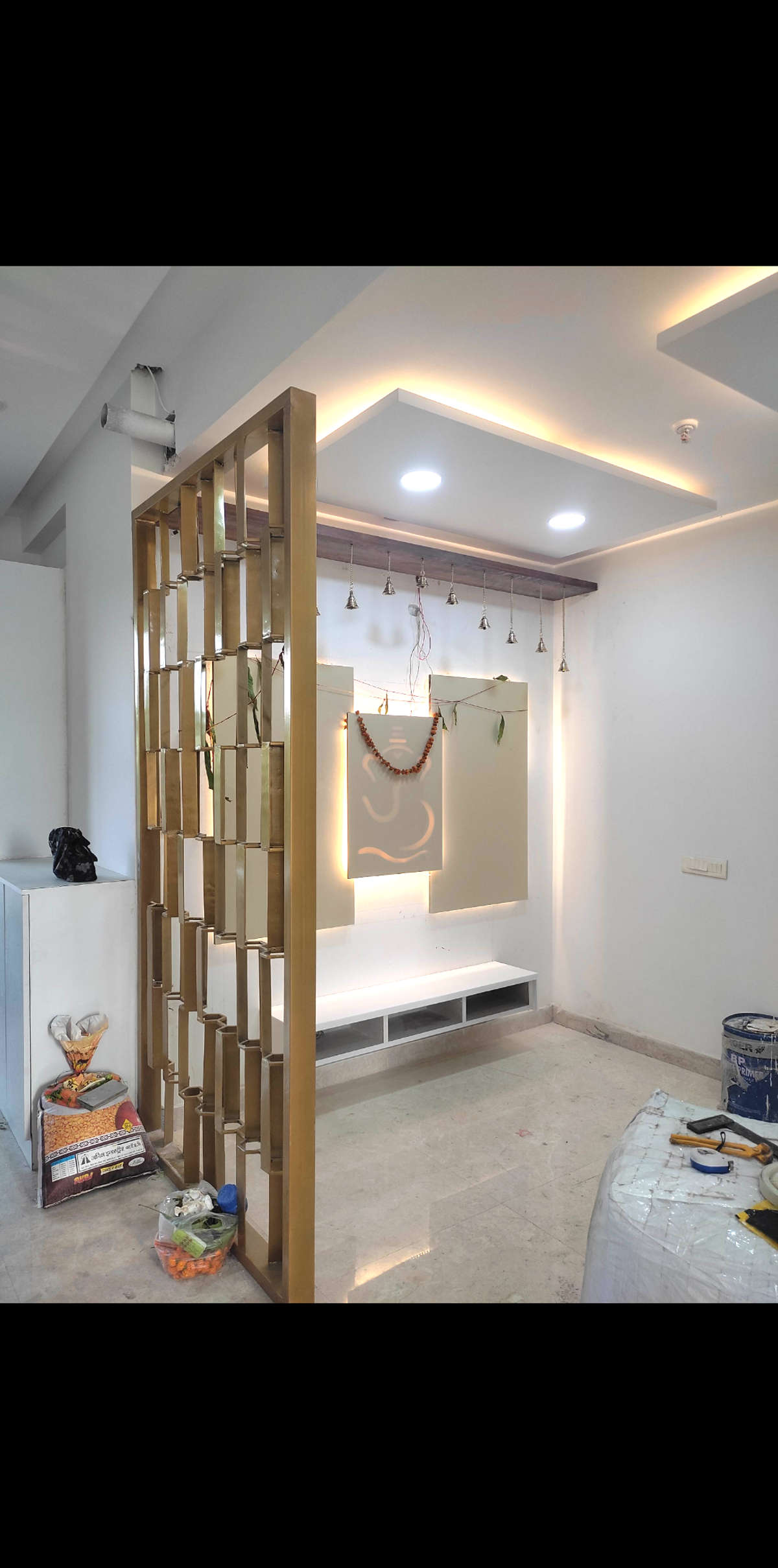 Living, Lighting, Storage Designs by Contractor Akhilesh Kumar Singh, Delhi | Kolo
