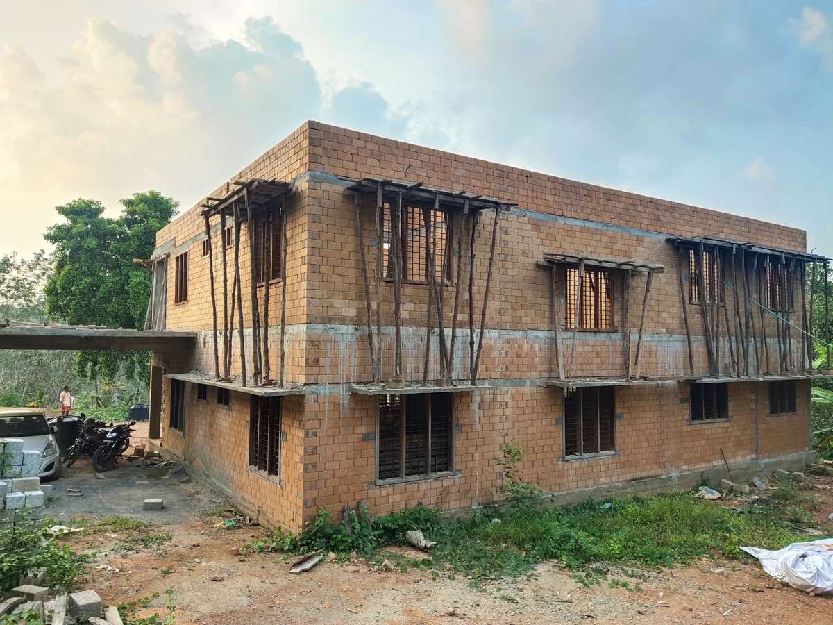 3800 square feet വീട് ആണ്.