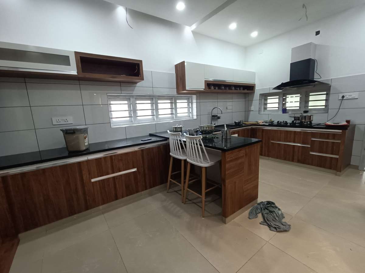 ഈ kitchen &4 Bedroom മുഴുവൻ അ രീതിയിൽ ചെയ്തതാണ്. ഫുൾ pics വേണം എന്നുണ്ടെങ്കിൽ plz msg on

96456O7777