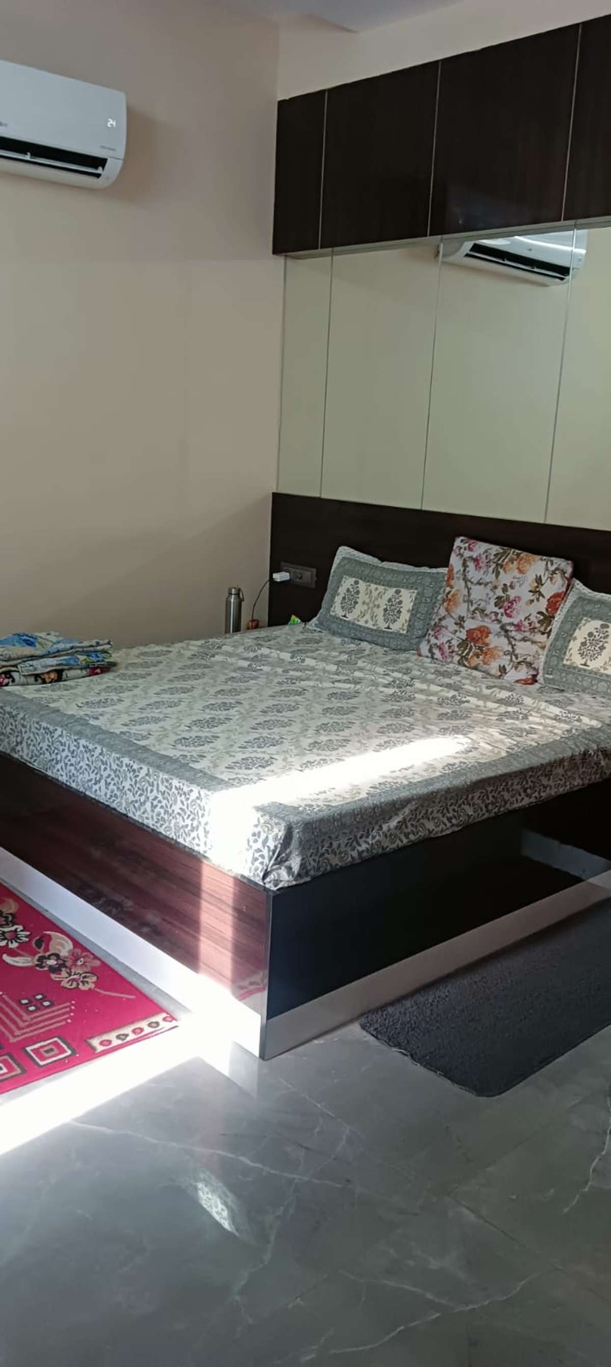 is this work possible  on micaa ? my bad back made by  glossy mica