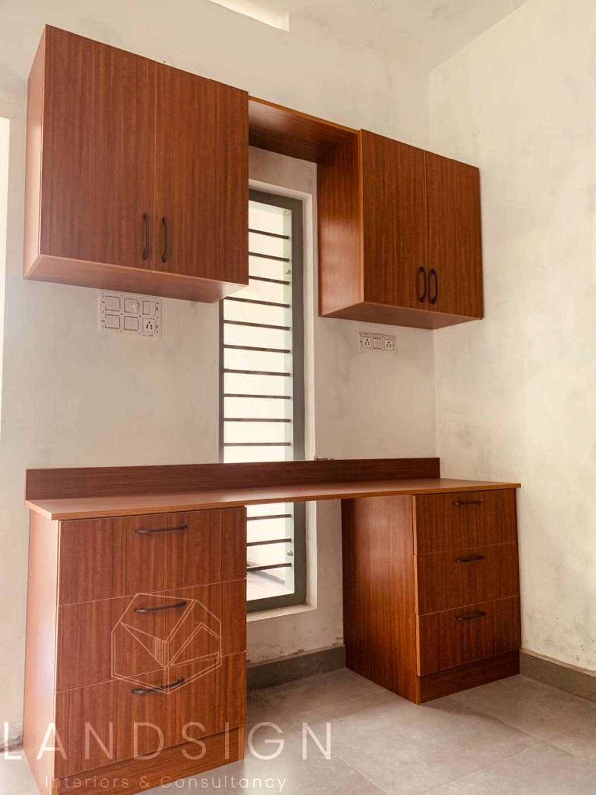 ഞങ്ങളുടെ Instagram, Facebook, Kolo പ്രൊഫൈൽ നോക്കൂ- @landsign_interiors.  ഇഷ്ടം അയാൽ വിളിക്കൂ. നിങ്ങളുടെ വീട് വന്നു കണ്ടു നിങ്ങളുടെ ആവശ്യങ്ങൾ ഉൾപ്പെടുത്തി നല്ല ഇൻ്റീരിയർ ചെയ്ത് തരുന്നതാണ്. കൂടുതൽ വിവരങ്ങൾക്ക് വിളിക്കൂ- 9995-738414 / 9447-991006
