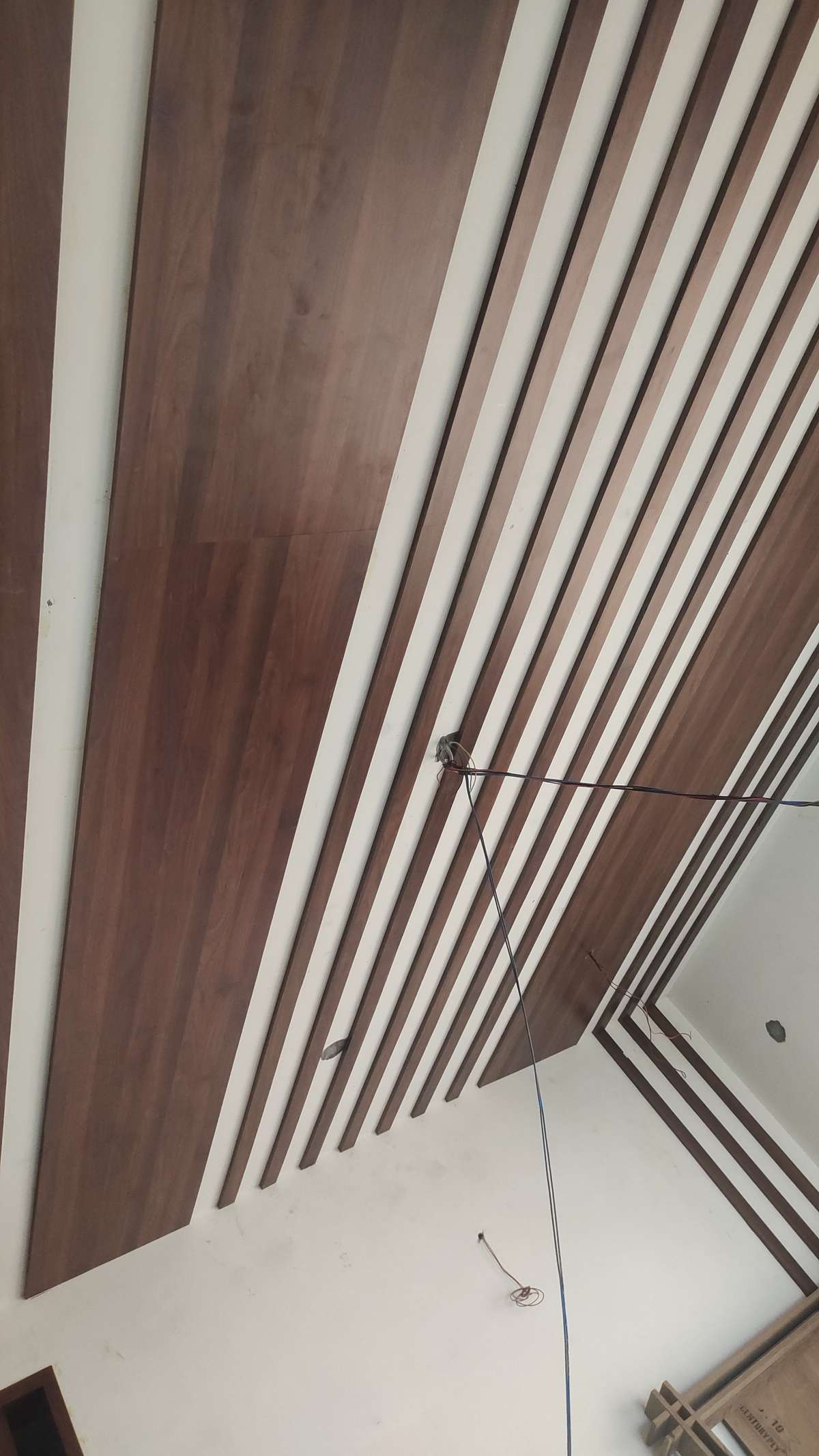 plywoodil ചെയ്‌ത വർക്ക്‌ 