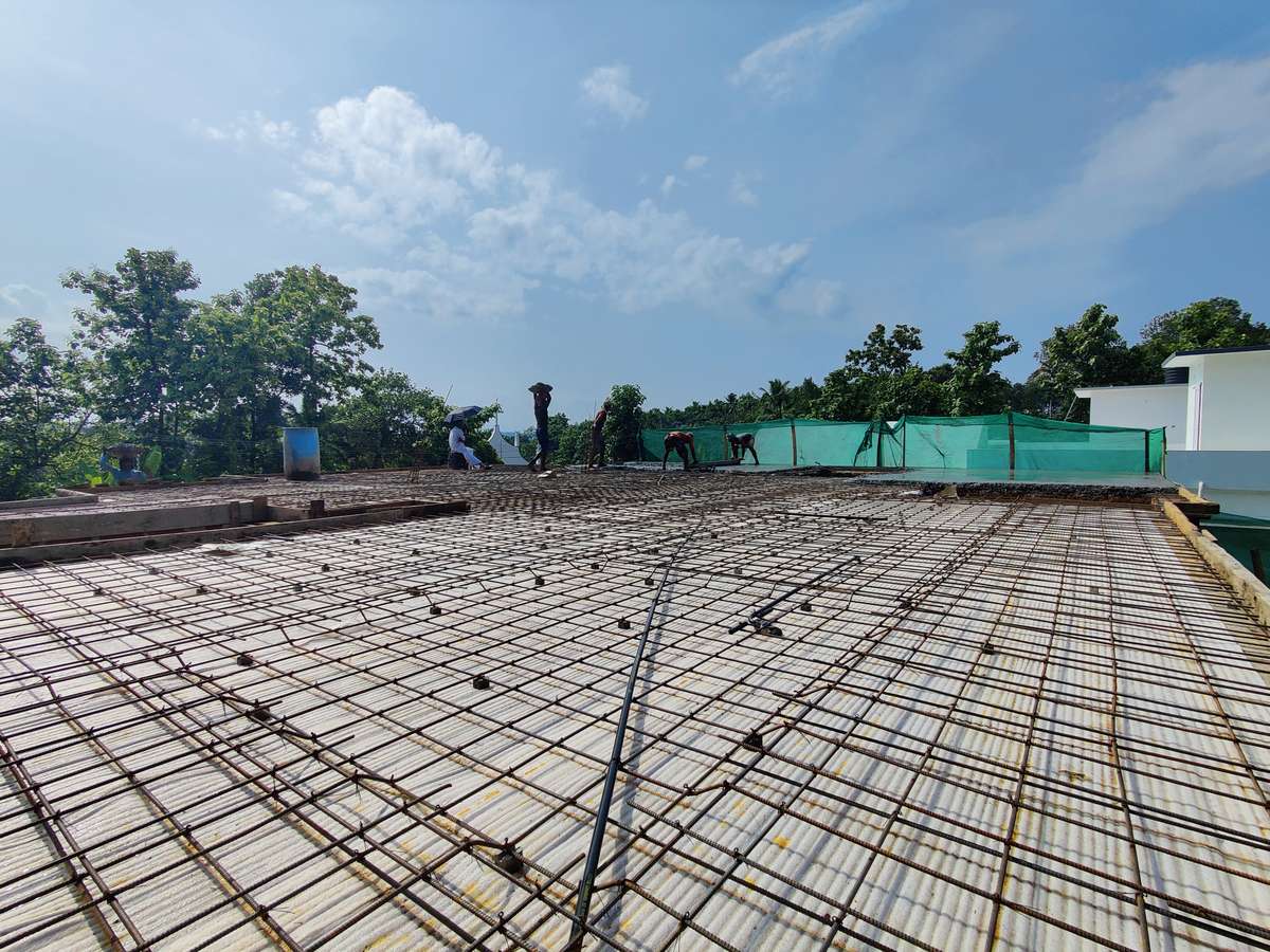 wall inu mukalil plaster cheyth level cheythit venam sheet virikan. athu pole thatadi kazhinjit thattinu mele 1mm inte sheet virikanam full.. concrete il ninnum water purath pokand irikan aanu ath cheyunnath .. 99% aalukalum ath cheyarilla... 