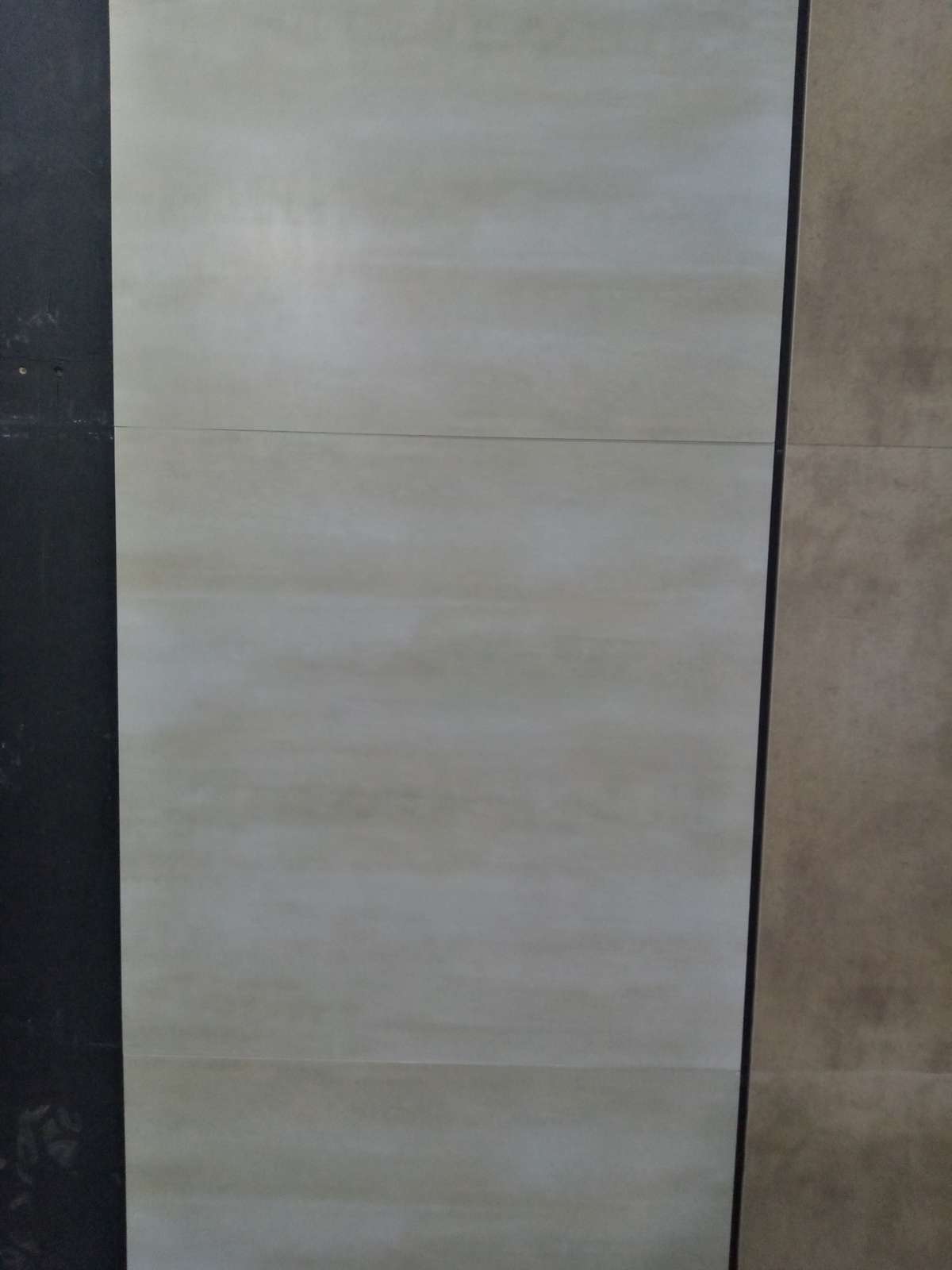 kitchen cabinet color for this flooring 