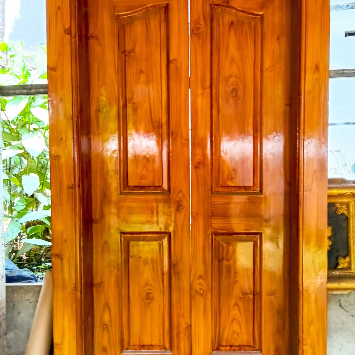 മരം ചിതൽ പിടിക്കാൻ 150% കൂടുതലാണ്, അതുപോലെ GI വലക്കുകയോ സ്പോട്ട് ചെയ്യുകയോ ചെയ്‌താൽ തുരുമ്പ് എടുക്കുക്കും കാരണം റാട് MS ആണ്, എപ്പോഴും ക്വാളിറ്റി കോൺക്രീറ്റ് കാട്ടിലയാണ്  നല്ലത് 