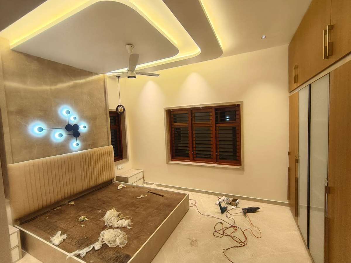 Hi sir I'm labour contractor  8714828001.🤙 carpenter Hindi team all Kerala work malapuram manjeri 🏡 32 rs square feet