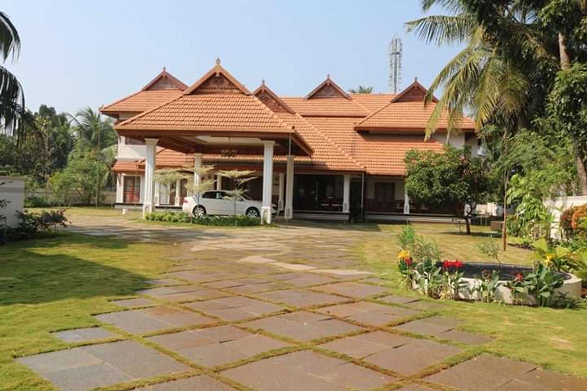 ഞങ്ങൾ  കാസറഗോഡ് നാലു കെട്ടുകൾ മുതൽ  എല്ലാ മോഡൽ  വീടുകൾ  ബിൽഡിങ്ങുകളും ചെയ്തിട്ടുണ്ട്  നിങ്ങളുടെ വീട്   ഏതു  രീതിയിലും  ചെയ്തുതരാൻ  സാധിക്കും  please contact..8xxxxxxxxxx1....ഈ വീട്  ഞങ്ങൾ  കാസറഗോഡ് ചെയ്തതാണ് 