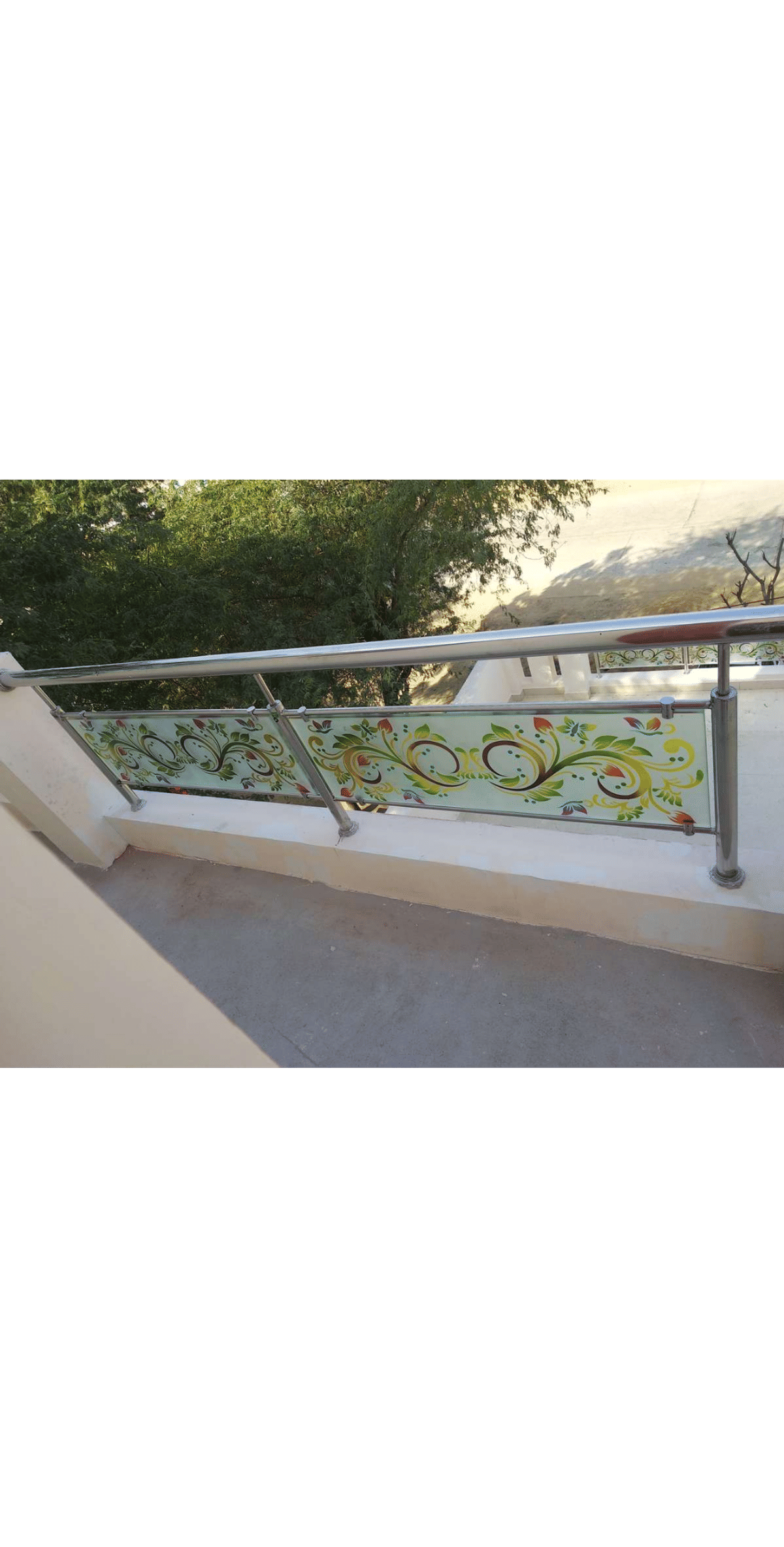 steel railing ka koi kam ho to batana 
6377786242