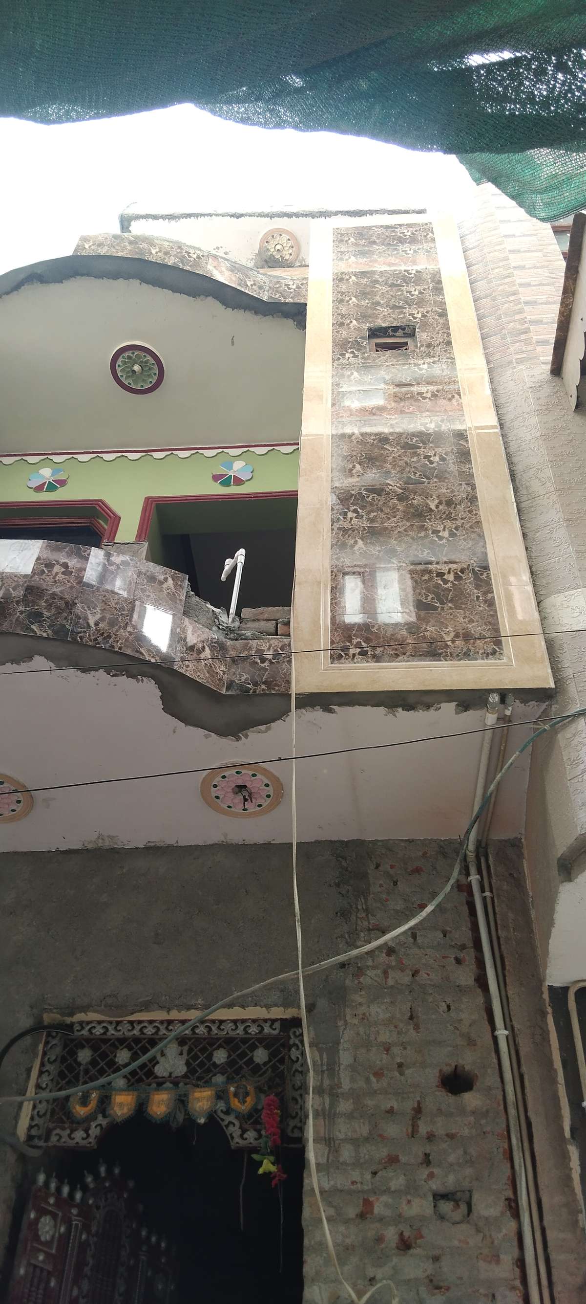 frent per tiles lagwana hai