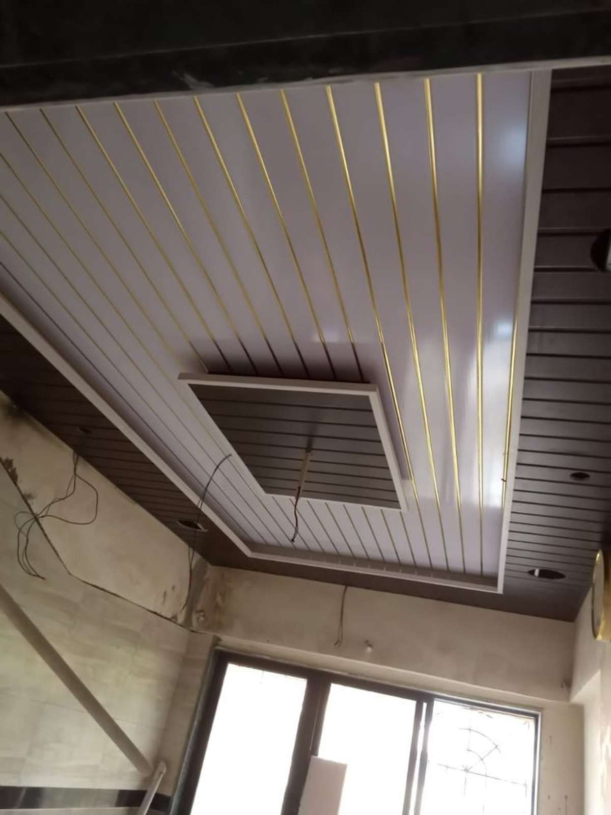 kiss ko false ceiling pvc karana h to sampark kare false ceiling 48 sqft boral bord pvc 80 sqft with material 
sampark kare bhopal 7869938045
