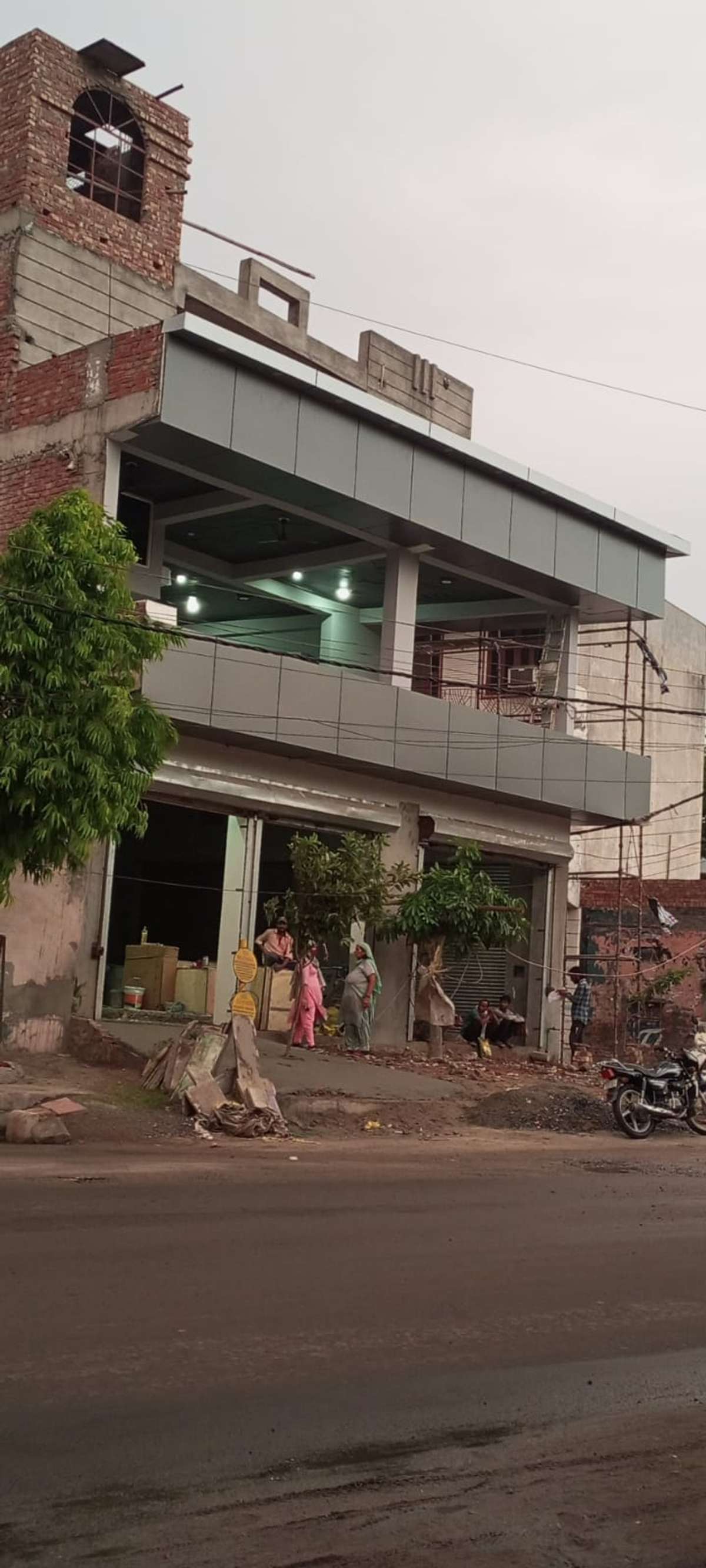 230/-sq feet