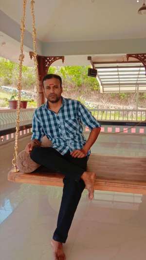 വിനേഷ് 