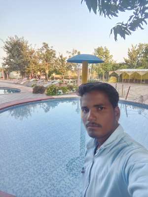 Lakhn