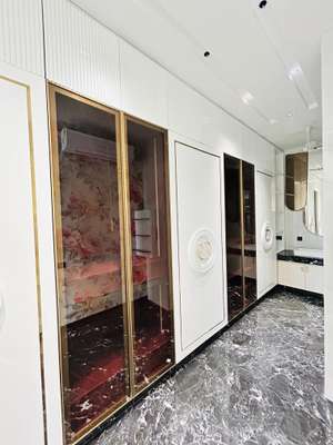 M R interior