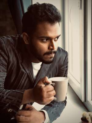 Er Nikhil 