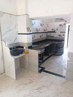 Tile mistri