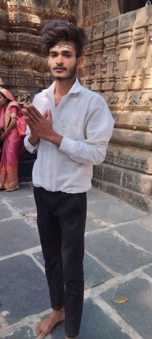 Dinesh 