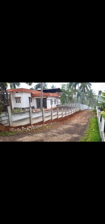 #PS FRAMES#PRECASTED RETAINING WALL WITH SHELL 1.5 MTR WITH CHAIN LINK FENCING #BATHERY MORE INFORMATION CONTACT 7510699609 8590291471,9961292929