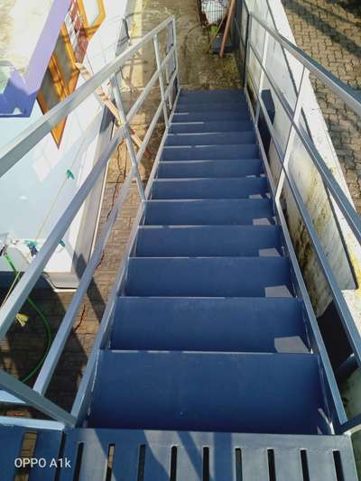 stair with hand rail
ernakulam 7907109755