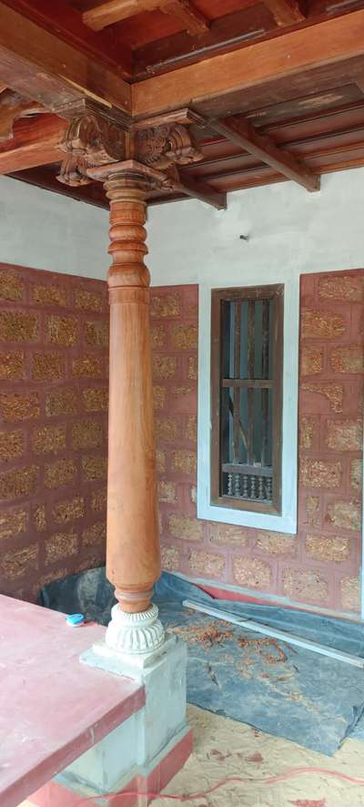 #traditional  #TraditionalHouse  #traditionalhomedecor  #KeralaStyleHouse  #keralahomeplans  #pillerdesign  #pillers  #pillarart  #pillar_paneling  #piller