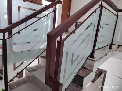 Stainless Steel and glass handrail. Toprail auto coated to wood finish.
Done at Uzhavur, Kottayam