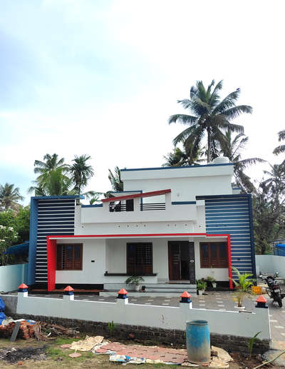 1500sqft 
For more details contact me 9061314470 
. 
. 
. 
. 
#keralastyle #exteriordesigns #lowbudget #lowcost #lowbudgethousekerala #interior #WallPainting