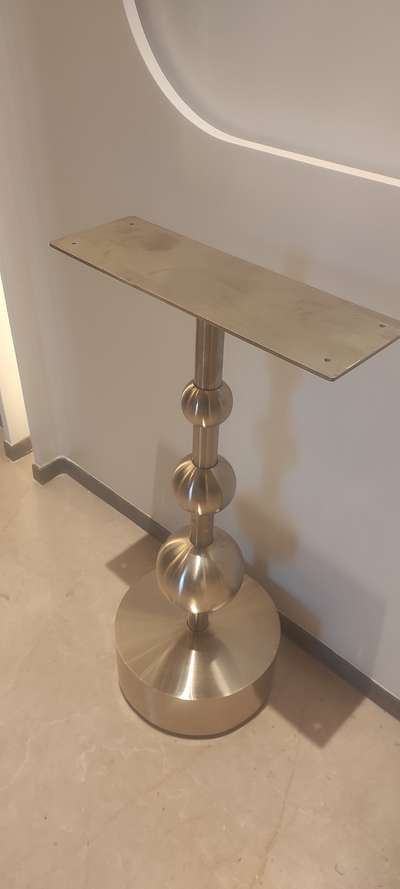 SS Antique Brass Finish Console Table. 
We Are manufacturing All Types Of Steel Furnitures In Jaipur & Mumbai Located. 
For Order WhatsApp On 8689972425.
 #Architect #architecturedesigns #Architectural&Interior #jaipurdiaries #jaipurarchitecture #jaipurarchitect #jaipurarchitects #mumbaiinteriors #mumbaiinterior #mumbaiinteriordesigners #mumbaiarchitects #mumbaiarchitect