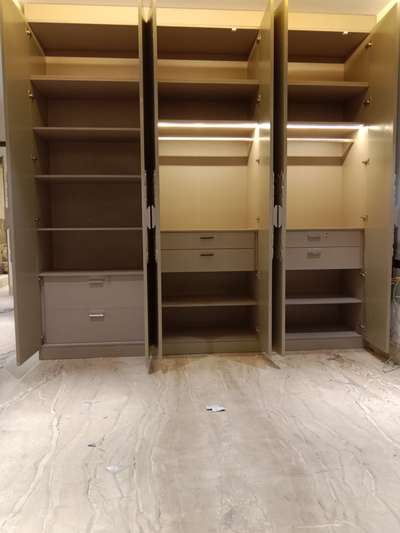 Modular wadrobe  #6DoorWardrobe   #modularwardrobe  1250/-* per square feet with Material and 320/-* per square feet only levar ret... with better finishing