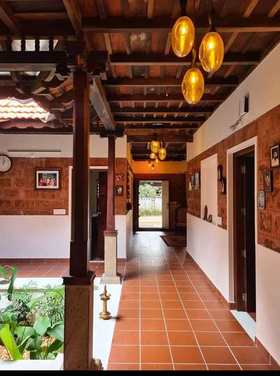#TraditionalHouse #KeralaStyleHouse  #WallDesigns #keralaarchitects  #keralahomedesignz  #blendofnature  #architecturedesigns