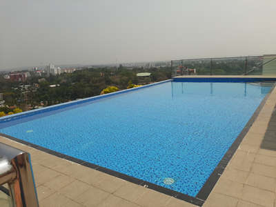 Roof top pool
