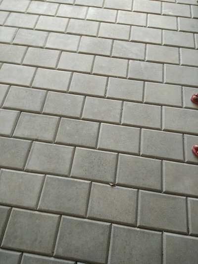 paving tile laying in break pattern