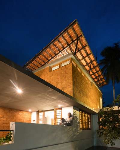 Project Name- Aaron's Courtyard
Location- Kollam, Kerala
Area- 3200sqft
Design Firm- The Design Room