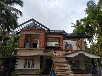 roof and ceiling tile work in chravattom 1 st work through KOLO app💪 #rooftilesinmalappuram  #gptubes  #trussroof  #cielingdesign  #KeralaStyleHouse