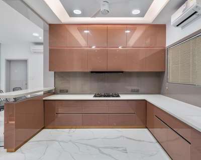 Material - BWP Grade Plywood Finish -      acrylic
Fittings - Hafele
Type      - U shaped kitchen
Approximat cost /Square foot - 2000- 2500 /       #KingsizeBedroom#kitchen #KitchenCeilingDesign #KitchenInterior #OpenKitchnen