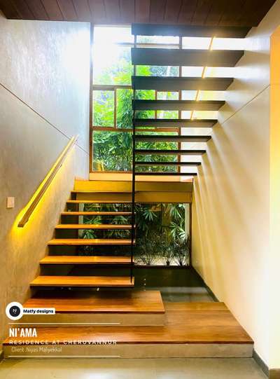 #matfydesigns  #WoodenStaircase  #woodenstair  #Architect  #architecturedesigns  #Architectural&nterior  #koloapp  #NaturalGrass  #naturallight  #archdaily  #StaircaseLighting  #lighting