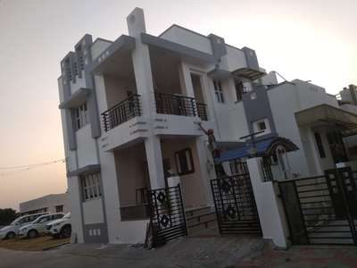 *New House Construction *
new house decorative 
A -category house rate 1700/Sft.with materials 
B-category house rate1400/Sft.with materials 
C-category house 1200/Sft.with materials
and 25% extra amount on the total amount for the foundation work 
 location any where Delhi Noida Greater Noida