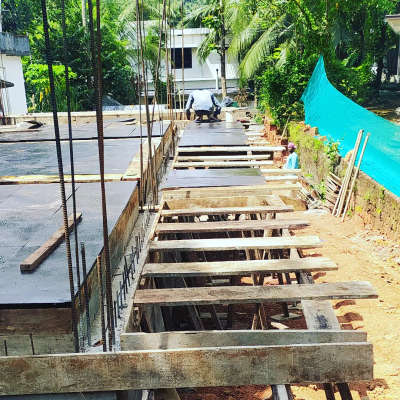 Building slab shuttering work

#kerala #keralahomes #bandfarchitects #valanchery✌ #kuttippuram #edappal #kottakkal