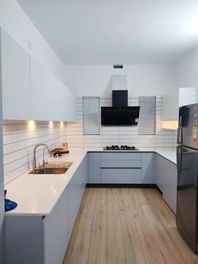 finished Acrylic kitchen
 #modernkitchen
#modularkitchen
#trendydesigns
#modrrnhome
#modrrnhome 
#moderndesigns
 #acrylickitchen
 #kitchencabinet
#kitchencupboard