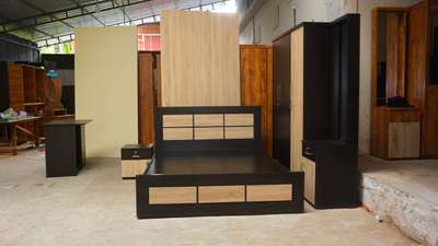 customized particle board
coat, wardrobe, dressing unit,study table, office table.......