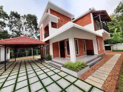 1200/3bhk/Modern style
14 cent/single storey/Ernakulam

Project Name: 3bhk,Modern style house 
Storey: single
Total Area: 1200
Bed Room: 3bhk
Elevation Style: Modern
Location: Ernakulam
Completed Year: 2021

Cost: 29 lakh
Plot Size: 14 cent