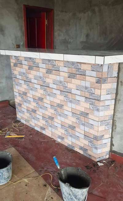 wall 🧱🧱 tile outside
