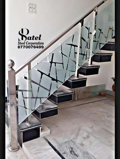 𝗳𝗼𝗿 𝗜𝗻𝗾𝘂𝗶𝗿𝘆📞:-𝟴𝟳𝟳𝟬𝟬𝟳𝟲𝟰𝟵𝟵
Handrail With frosting Glass 
#Acrylic #GlassHandRailStaircase #glassrailings #kolohindi #kolopost #koloapp #koloindore #indorehouse #google #HouseDesigns