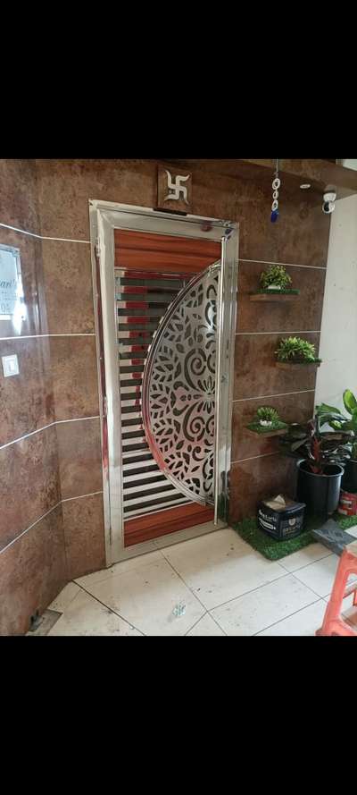 SS Gate single door , designer gate
for enquiry contact-9560246930
#StainlessSteel #stainless #stainlessgate #stainless-steel #gate_fabrication #gate #gate2022 #gateideas #gates