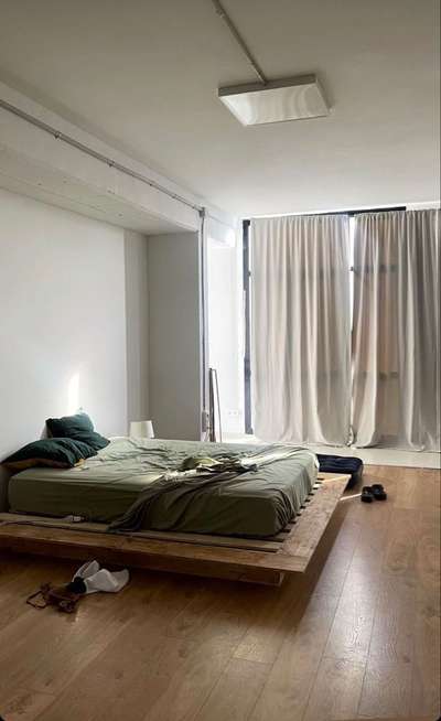 simple lower bedroom and budget friendly
.
.
.
.
.
.
#BedroomDecor #MasterBedroom #KingsizeBedroom #BedroomDesigns #BedroomIdeas #WoodenBeds #BedroomCeilingDesign #ModernBedMaking #ModernBedMaking #BedroomCeilingDesign