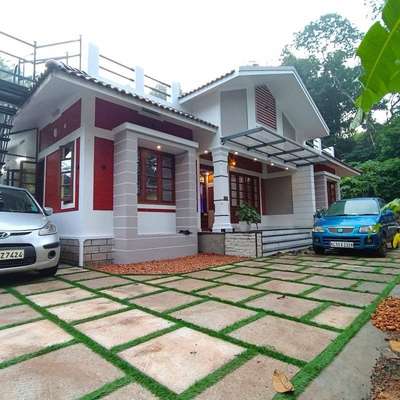 1245/3bhk/Modern style
/single storey/Kottayam

Project Name: 3bhk,Modern style house 
Storey: single
Total Area: 1245
Bed Room: 3bhk
Elevation Style: Modern
Location: Kottayam
Completed Year: 

Cost: 22 lakh
Plot Size: