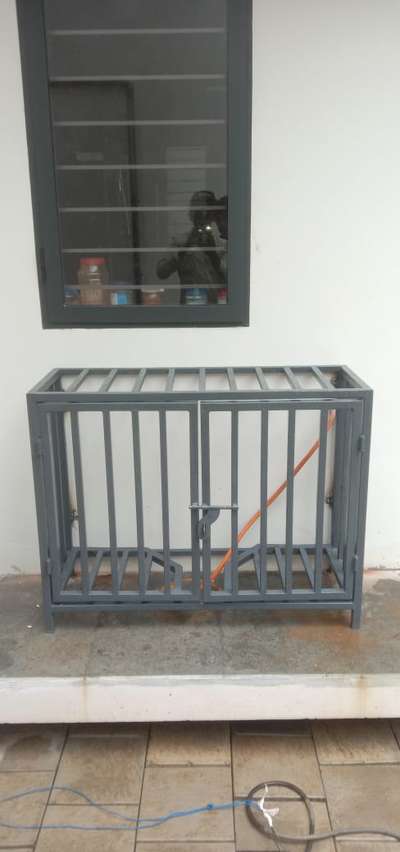gas cylinder cage