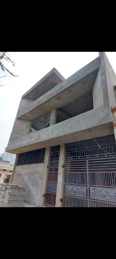 Residential project taking shape!!

#indorecity #vidisha  #architecturedesigns #facadedesign #HouseDesigns #DesignYourDreams #SmallHouse #house_planning #Architectural&Interior