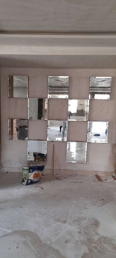 *5.mm Looking mirror*
Looking Mirror Use for Bathroom, Dressing Table, Gym House and Yoga etc