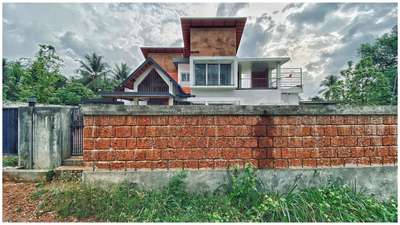Client : shihab
Place : payyanadam , mannarkkad
Area details : 2600 sqft
 #ContemporaryHouse  #modernhouses #brickcladding #Designs